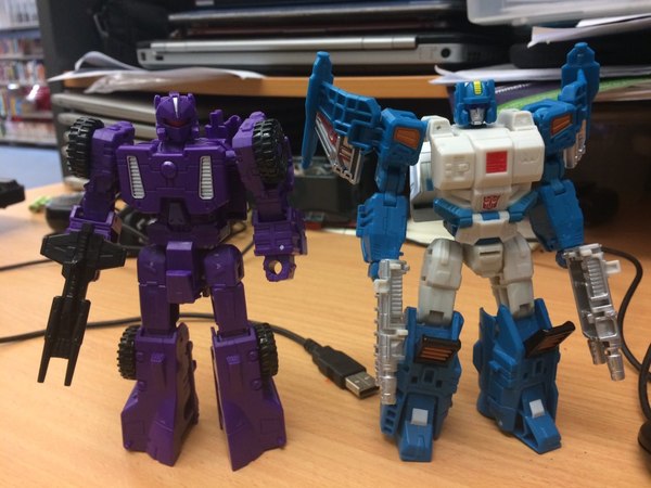 Titans Return Full Tilt Trypticon Bonus Figure Gallery 08 (8 of 14)